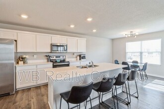 271 NW Charlestown Ln in Waukee, IA - Building Photo - Building Photo