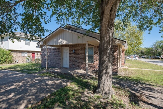 519 Chappel St in College Station, TX - Building Photo - Building Photo