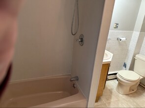 135 York St in Berlin, NH - Foto de edificio - Building Photo