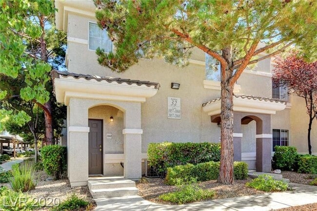 9050 W Warm Springs Rd in Las Vegas, NV - Building Photo - Building Photo