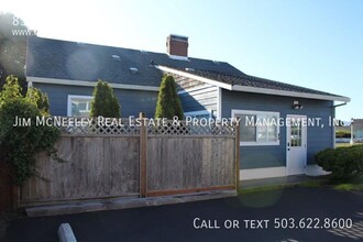 832 N Holladay Dr in Seaside, OR - Building Photo - Building Photo