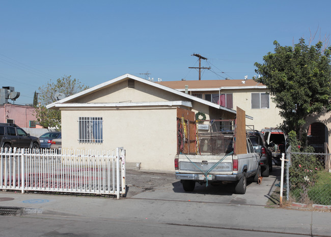 2407 Sale Pl in Huntington Park, CA - Building Photo - Building Photo