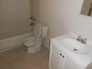 2903 E Wier Ave, Unit 3 in Phoenix, AZ - Foto de edificio - Building Photo