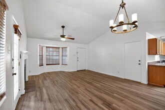 220 Sailmaster St in Lakeway, TX - Building Photo - Building Photo