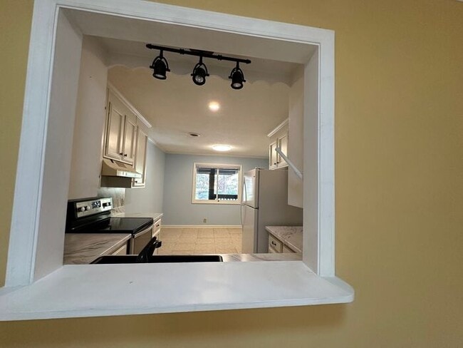 property at 1590 Springpoint Rd