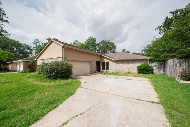 property at 16774 Glen Eagle Dr N