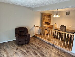 43 Oak Crest Ct, Unit 2 story apartment in Bel Air, MD - Foto de edificio - Building Photo