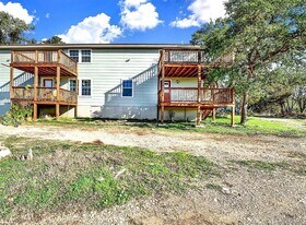 207 Oakwood Loop in San Marcos, TX - Building Photo