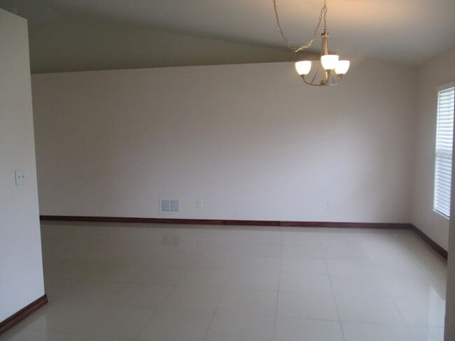 3516 SW 15th Pl in Cape Coral, FL - Building Photo - Building Photo