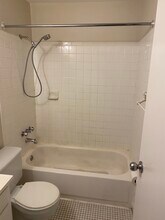 34 Navajo Ct, Unit 34 in Coram, NY - Building Photo - Building Photo