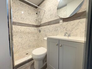 115 Hollywood Ave, Unit 3 in East Orange, NJ - Building Photo - Building Photo