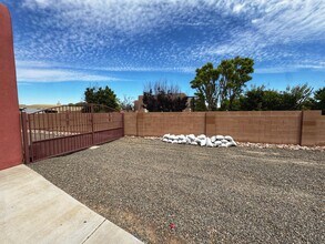 5317 Southfort Dr SW in Albuquerque, NM - Building Photo - Building Photo