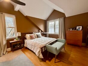 381 Huron Ave, Unit A in Cambridge, MA - Building Photo - Building Photo