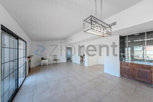 5327 Meredith Ave in Palmdale, CA - Building Photo