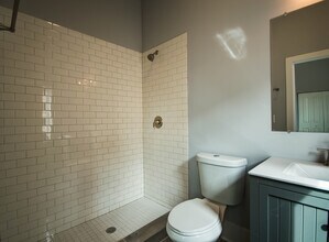 1750 W 21st Pl, Unit 2 in Chicago, IL - Building Photo - Building Photo