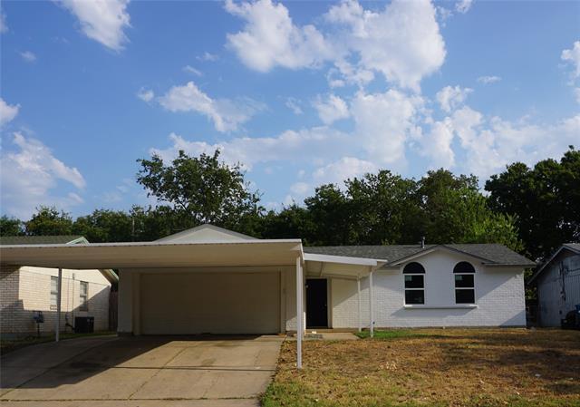 1645 Americana Blvd in Blue Mound, TX - Building Photo