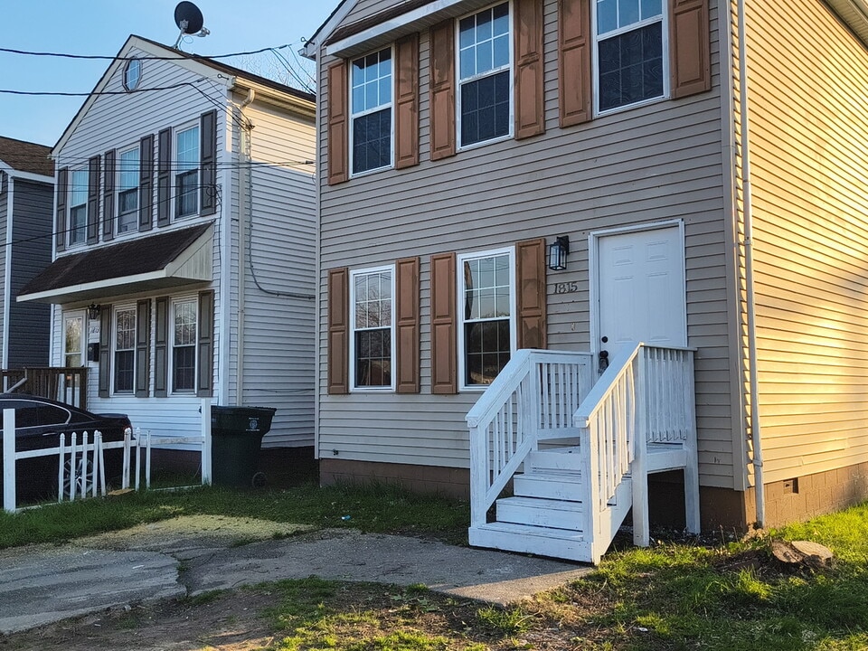 1815 Madison Ave in Newport News, VA - Building Photo