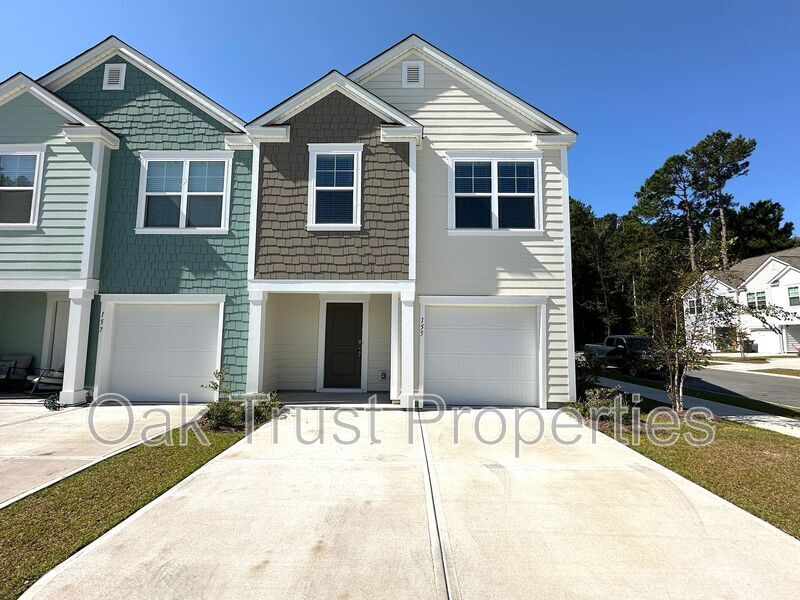 155 Camellia Bloom Dr in Moncks Corner, SC - Foto de edificio