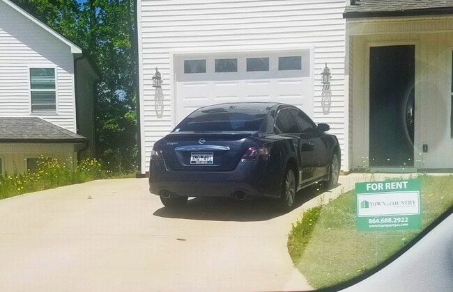 111 Solis Ct in Travelers Rest, SC - Building Photo - Building Photo