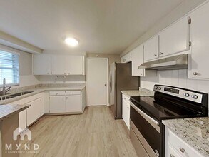 2233 Selkirk St in Valrico, FL - Foto de edificio - Building Photo