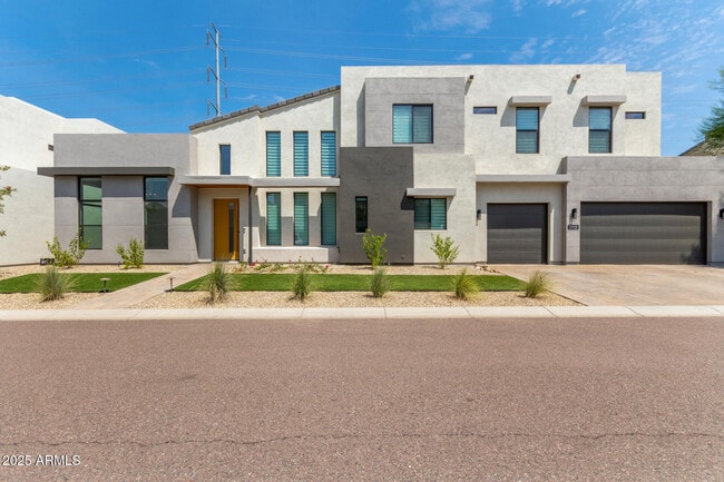 property at 10928 E North Ln