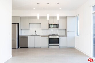 843 Wilcox Ave in Los Angeles, CA - Building Photo - Building Photo