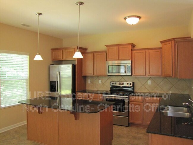 property at 1831 Yaupon Rd