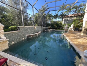 1200 Merlot Dr in Palm Beach Gardens, FL - Building Photo - Building Photo