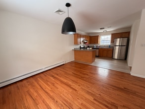 219 Mary Lou Ave, Unit 2F in Yonkers, NY - Building Photo - Building Photo