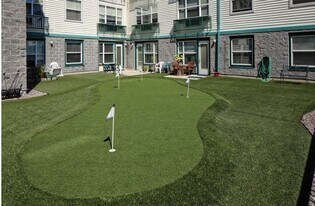 11939 NE Davis St in Portland, OR - Building Photo