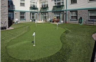 11939 NE Davis St in Portland, OR - Building Photo - Building Photo