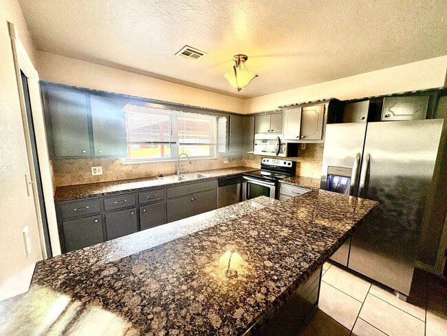 6707 NW Compass Dr in Lawton, OK - Building Photo - Building Photo