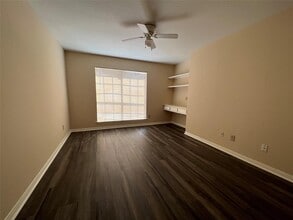 2626 Holly Hall St in Houston, TX - Building Photo - Building Photo