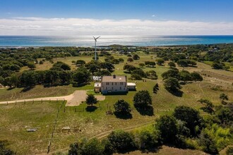 16 Allen Farm Rd in Chilmark, MA - Building Photo - Building Photo