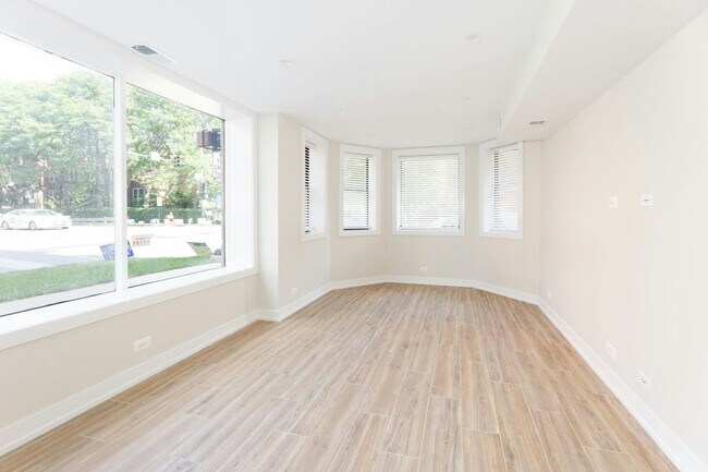 5200 N Leavitt St in Chicago, IL - Building Photo - Building Photo