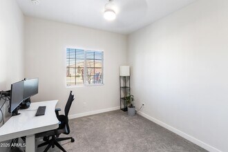 35463 W Santa Barbara Ave in Maricopa, AZ - Foto de edificio - Building Photo