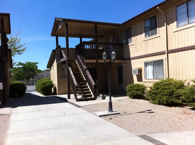 1250 Newlands Dr W in Fernley, NV - Building Photo