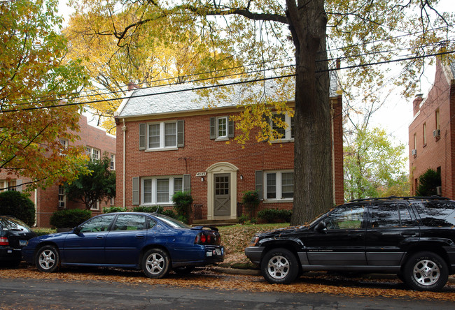 4523 Avondale St in Bethesda, MD - Foto de edificio - Building Photo