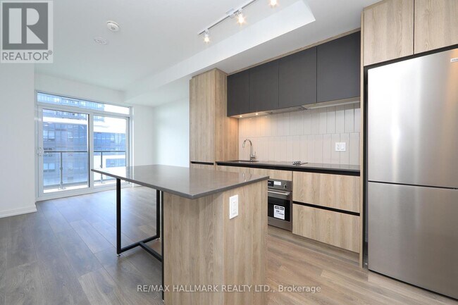 property at 7950-A-7950 Bathurst St