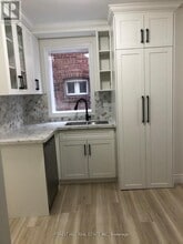 14 Leith Pl in Toronto, ON - Building Photo - Building Photo