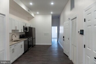 1014 Edmondson Ave in Baltimore, MD - Building Photo - Building Photo