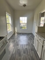 2329 Crenshaw Blvd, Unit 207 in Los Angeles, CA - Building Photo