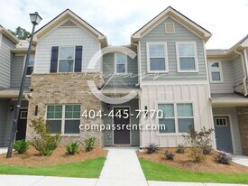 2889 Bayrose Cir in East Point, GA - Building Photo