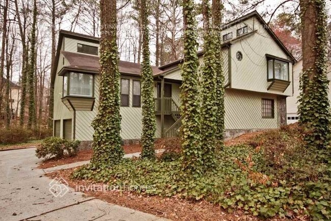 326 Homestead Cir NW