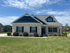 14889 Imperial Dr in Athens, AL - Building Photo