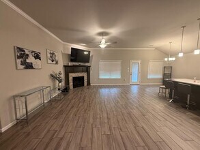 7712 Windstone Dr in Oklahoma City, OK - Foto de edificio - Building Photo