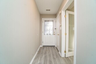 16198 Taconic Cir in Montclair, VA - Building Photo - Building Photo