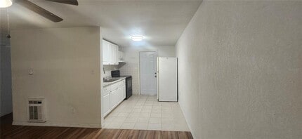 5320 Pine St in Seffner, FL - Building Photo - Building Photo