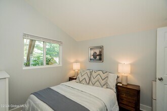 9 Bolster Ln NE in Saratoga Springs, NY - Building Photo - Building Photo