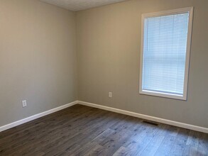 231 McGee Loop in Jackson, TN - Foto de edificio - Building Photo